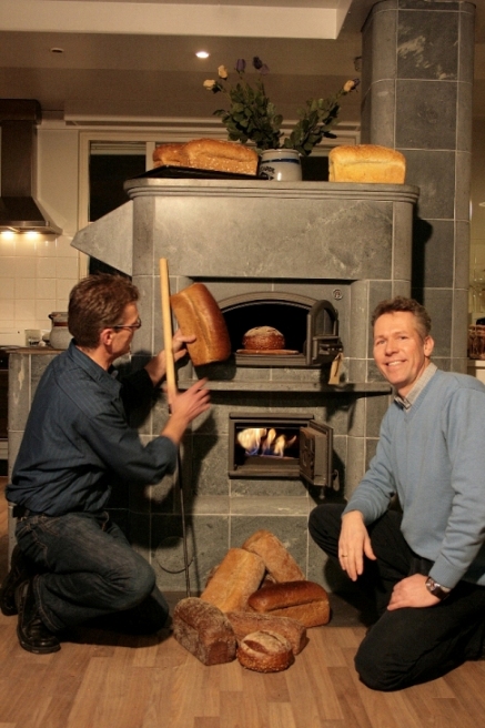Afbeelding bij �t Stokertje zorgt voor sfeer, warmte �n brood op de plank!